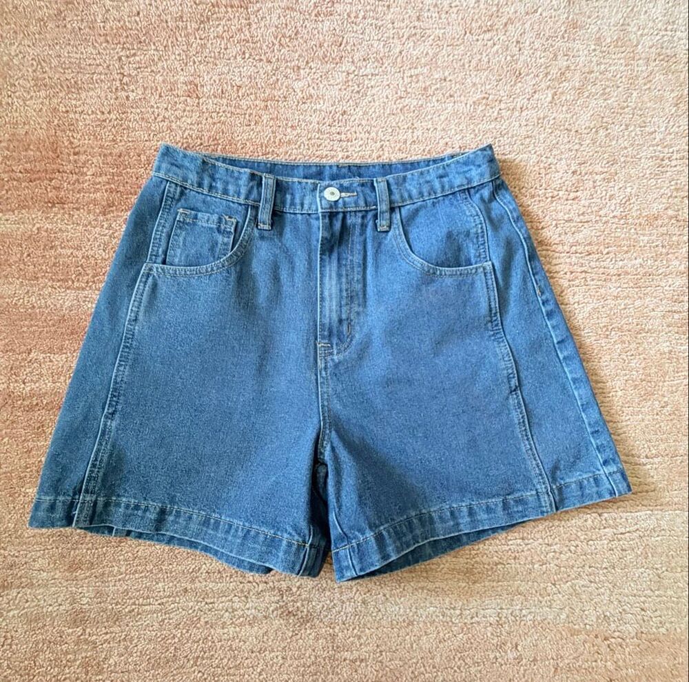Entro High Rise Medium Wash Denim Shorts Size M